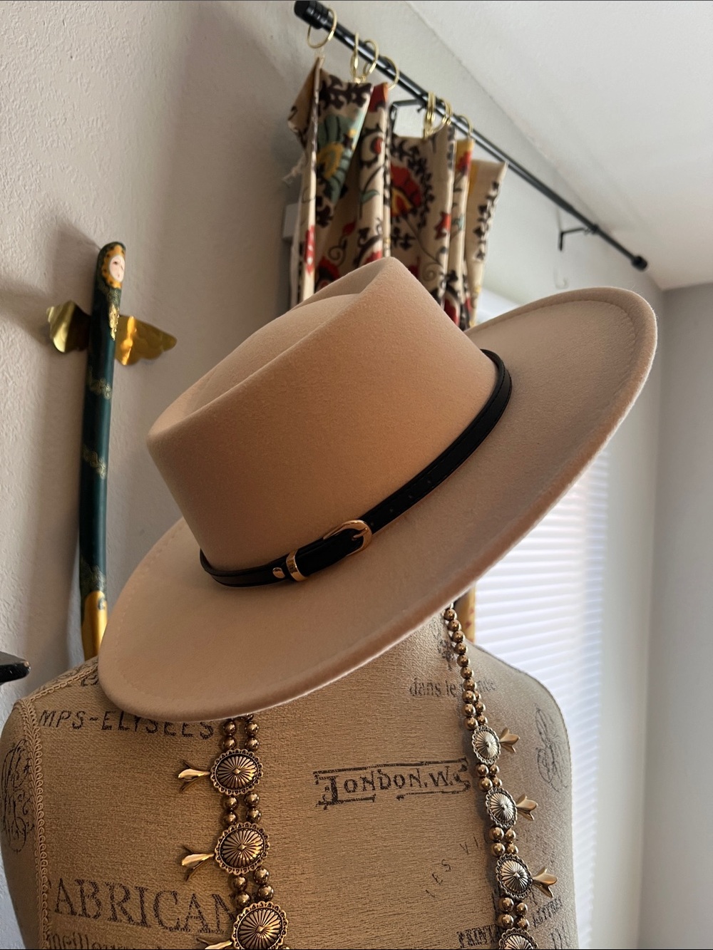 Beige Wide-Brim Wool Felt Hat with Brown Band - Unbranded - Picture 2 of 3
